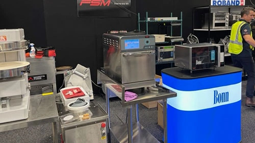 في محطات عمليات الخدمات وقطاع الأغذية في أستراليا